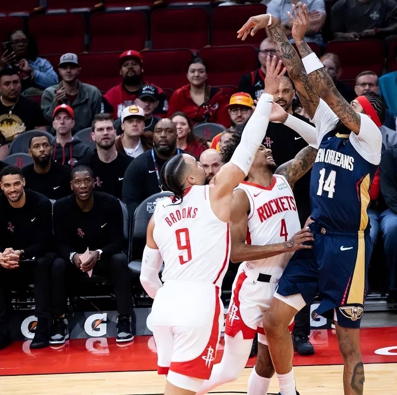 开云官方平台-爵士完胜鹈鹕，范弗利特带队取胜